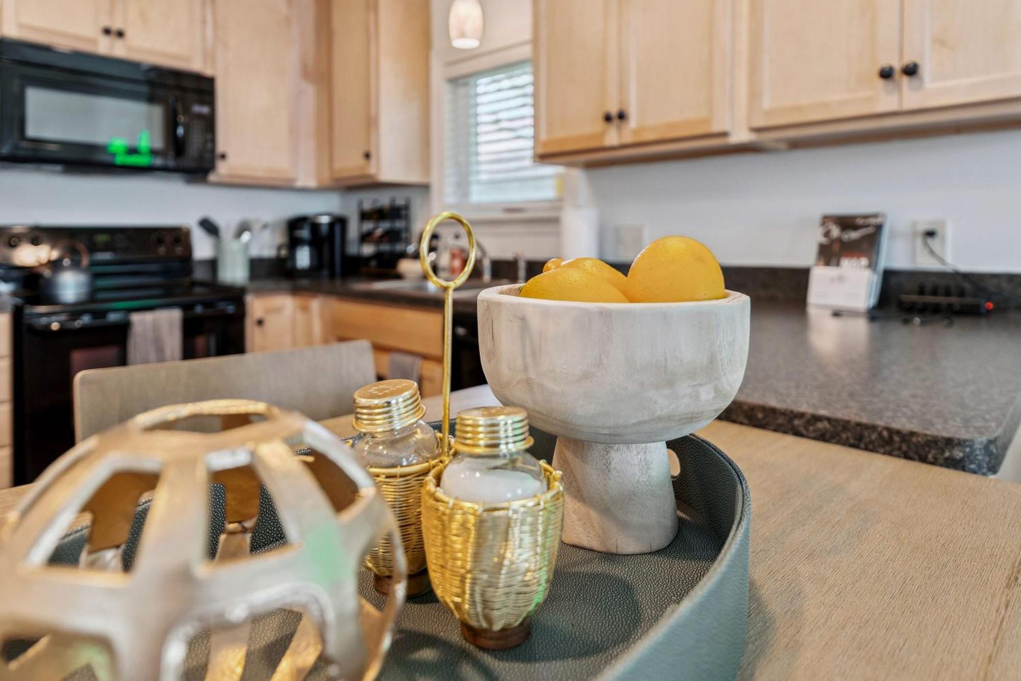فيلا Newly Renovated Tremont Treasure I Cozy + Modern كليفلاند المظهر الخارجي الصورة